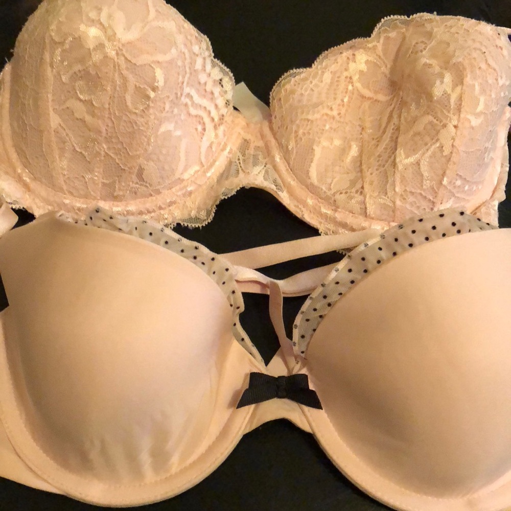 Victoria Secret bras (4/ 32C)
